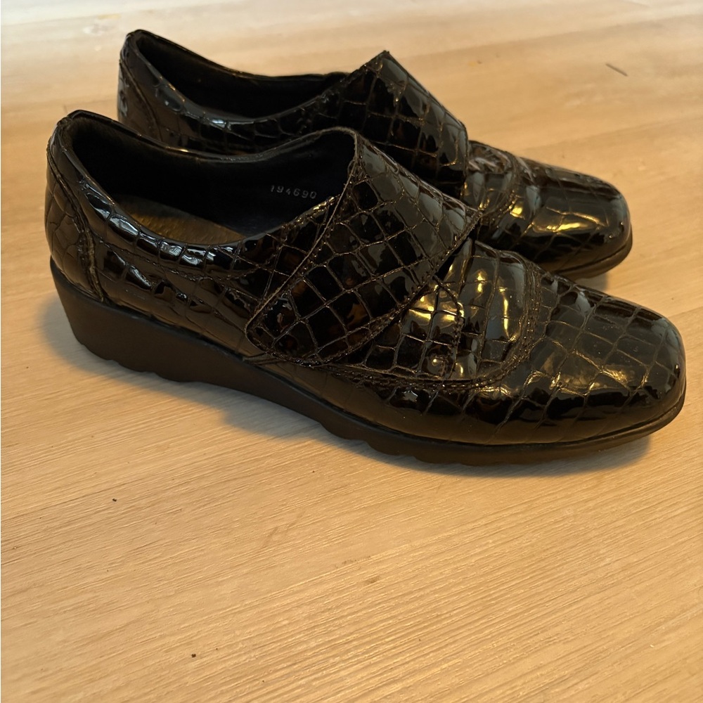 Josef Seibel Dark Academia Black Croc-embossed Loafers Size 41 Office Comfort
